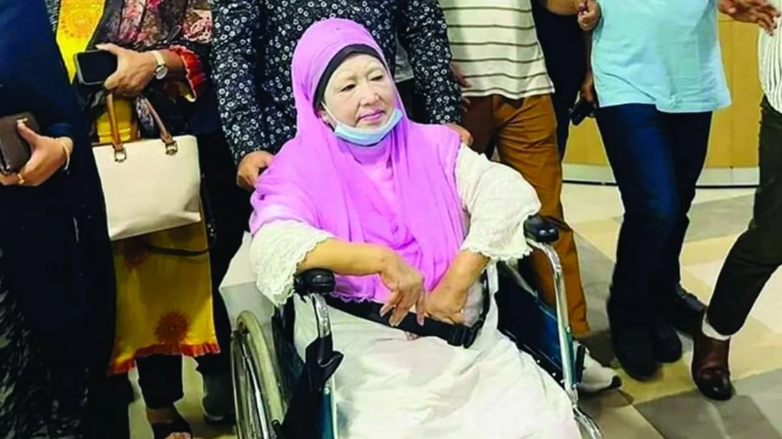 খালেদা জিয়াকে লন্ডনে নেওয়ার উদ্যোগ আপাতত স্থগিত